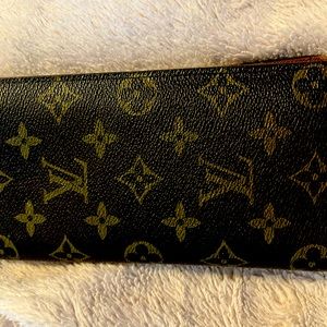 Used LV Wallet